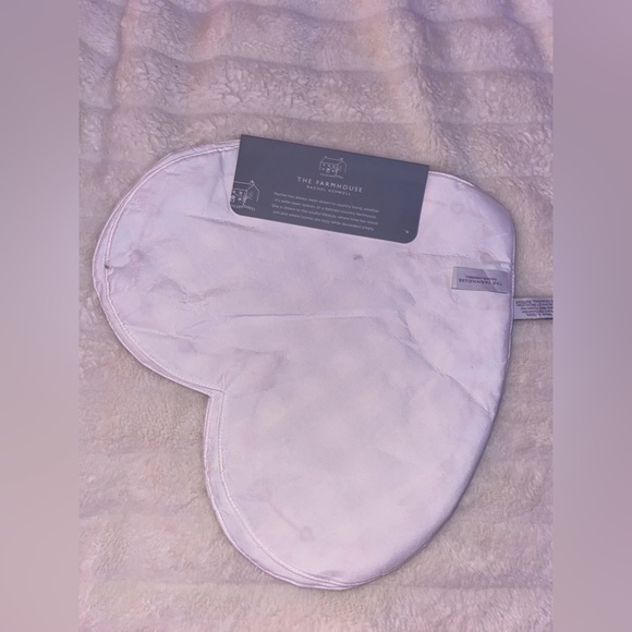 NEW Rachel Ashwell Heart Shaped Placemats - Set of Four, gray & red plaid - Picture 2 of 10